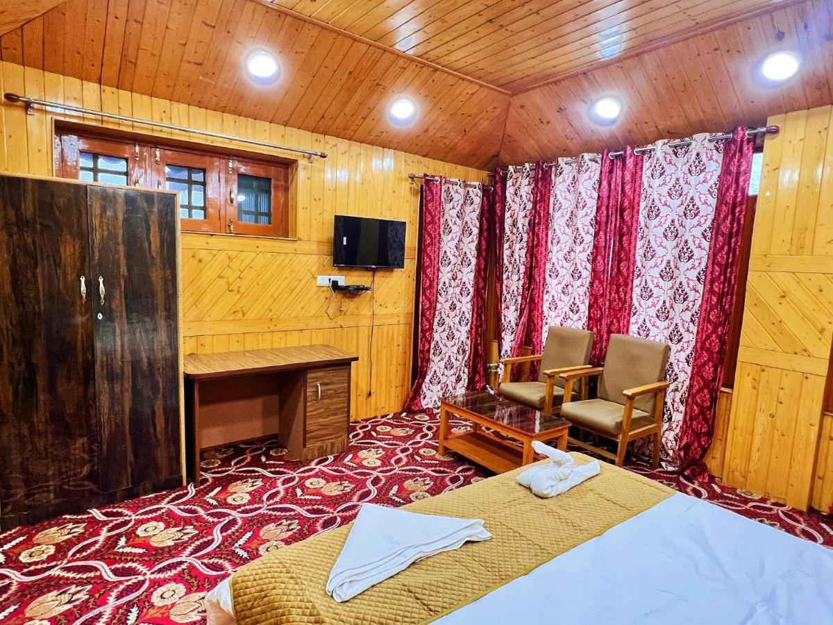 Roseline Inn Srīnagar Екстериор снимка