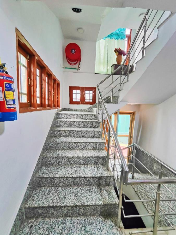 Roseline Inn Srīnagar Екстериор снимка