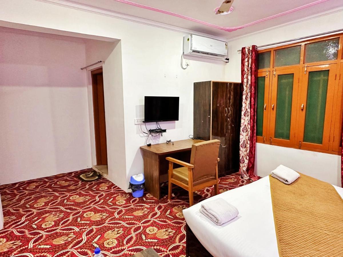Roseline Inn Srīnagar Екстериор снимка